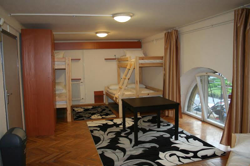 Walking Bed Budapest Downtown Vandrehjem Eksteriør billede